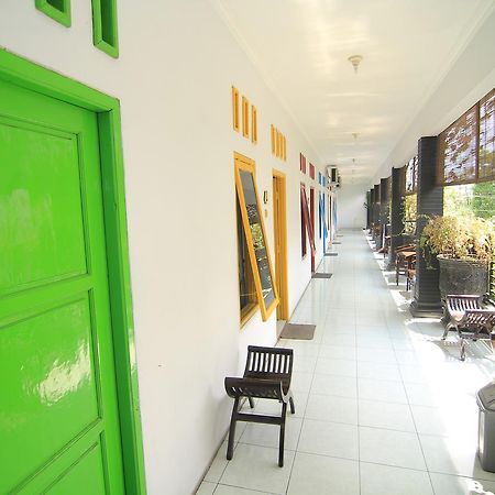 Hotel Boegenviel Syariah Lamongan エクステリア 写真