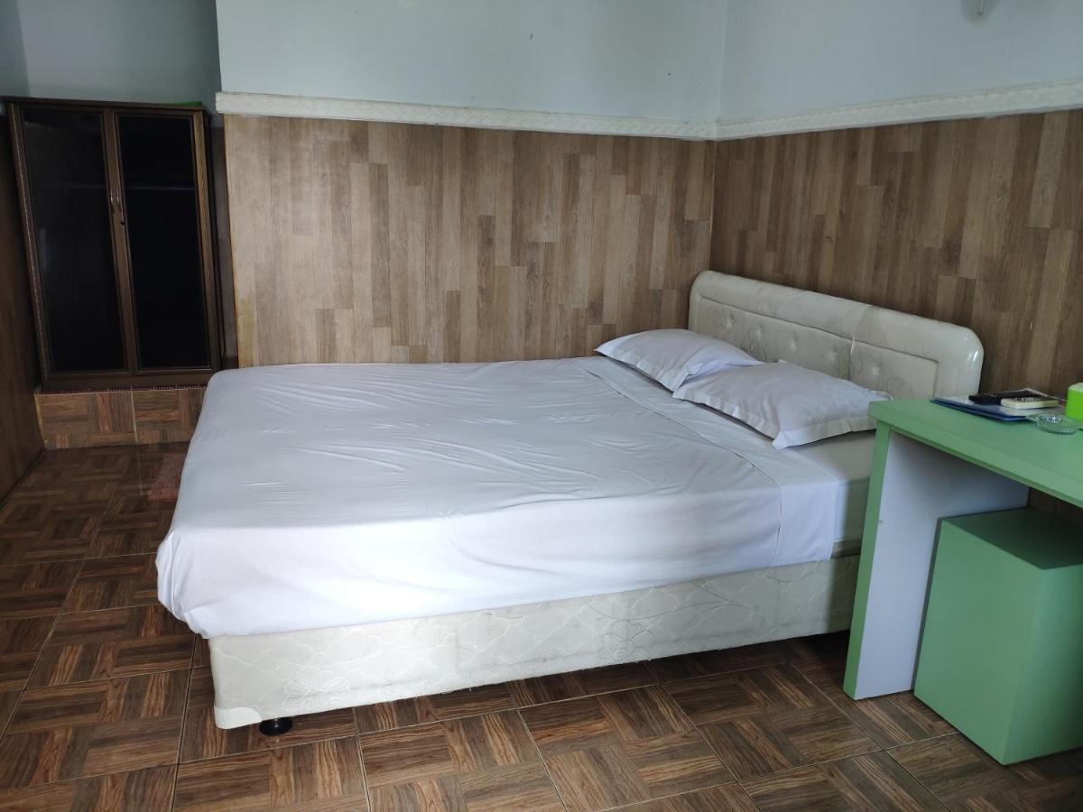 Hotel Boegenviel Syariah Lamongan エクステリア 写真