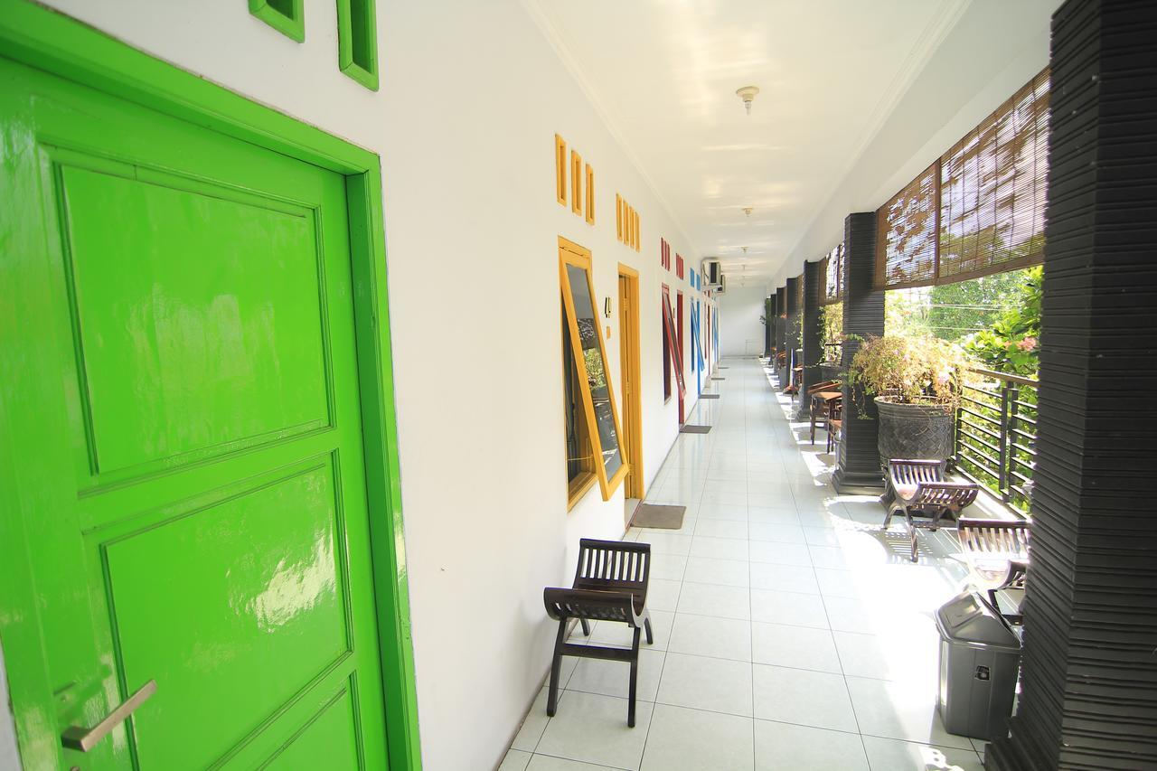 Hotel Boegenviel Syariah Lamongan エクステリア 写真
