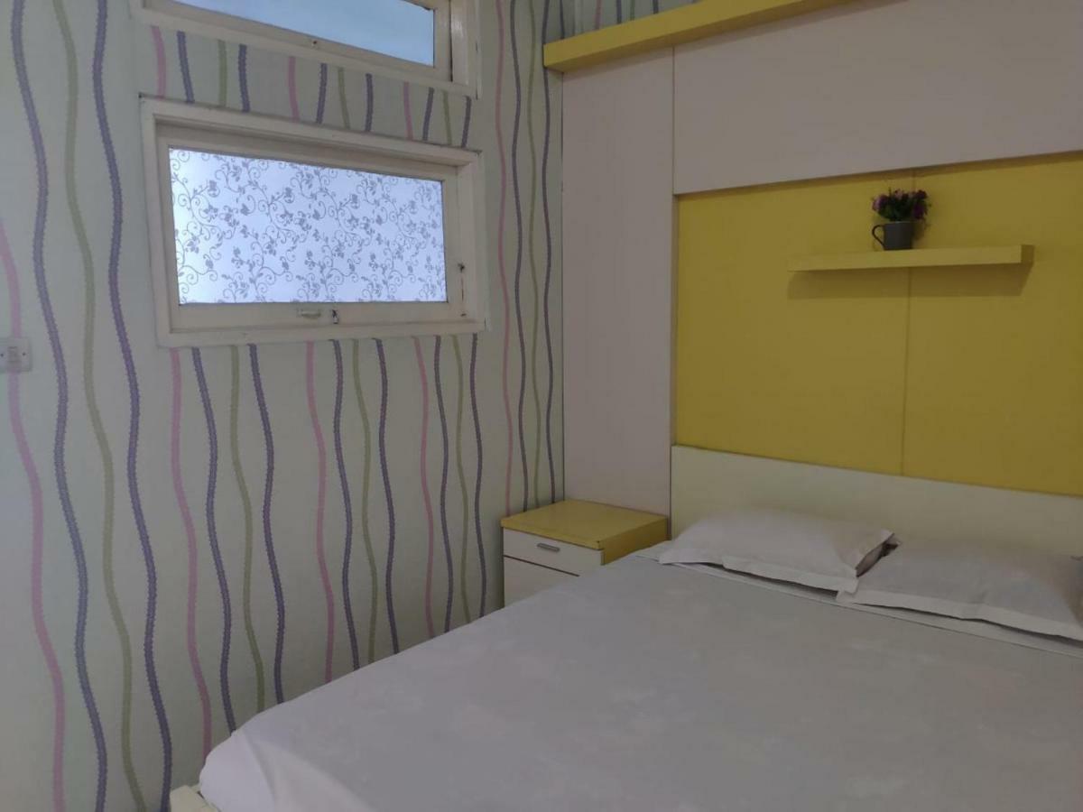 Hotel Boegenviel Syariah Lamongan エクステリア 写真